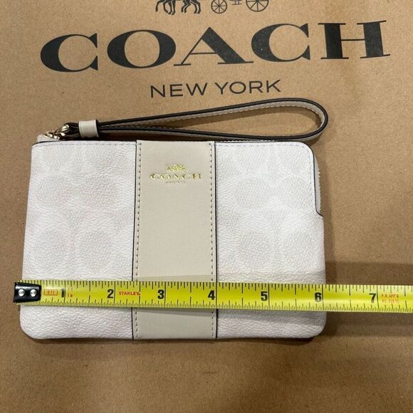 NWT COACH leather corner zip wristlet signature canvas wallet - Picture 9 of 11